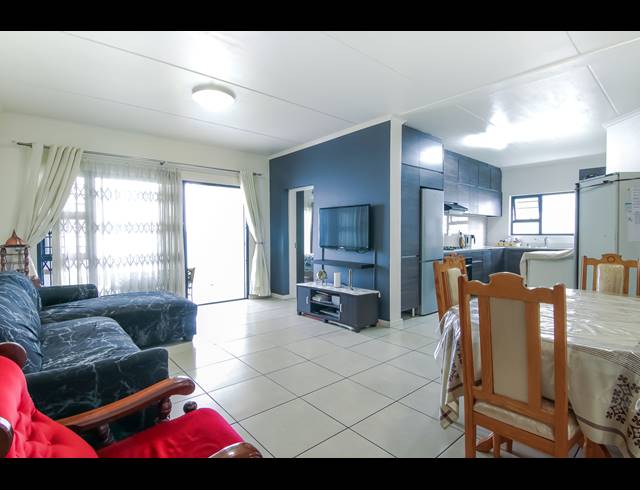 3 BEDROOM APARTMENT TO LET IN BRYANSTON